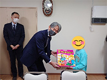 �����{��{�݂փN���X�}�X�v���[���g�̊񑡇@